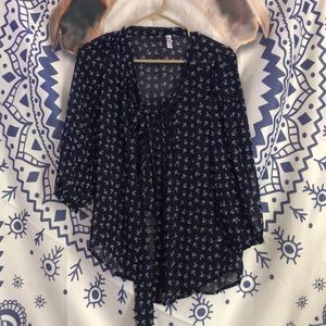 Anchor, blouse, bottom down.